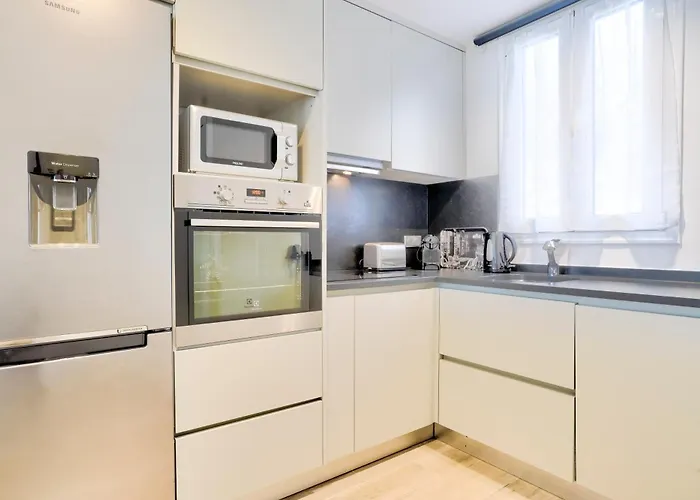 Apartment Port Tropez Superbe Au Calme Avec Parking Saint-Tropez